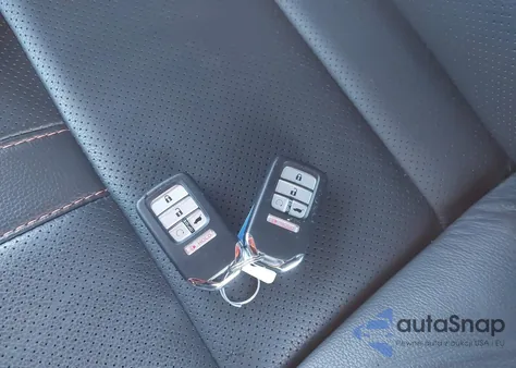 2025 Honda Passport Awd Trailsport z USA, uszkodzony, nr VIN 5FNYF8H63SB012933